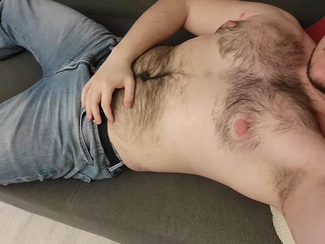 25 looking for cool openminded bros, would love chat, trade and maybe have fun. I'm really into longterm bromance, face is a must ;) into nsfw chats but sfw as well about hobbies etc. @david_grag