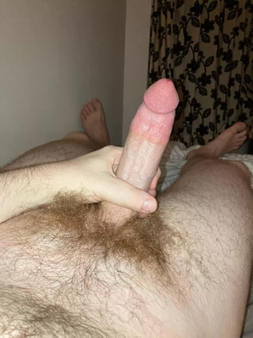 26 looking to trade and chat. Love older and guy’s who show face. Add klw_929