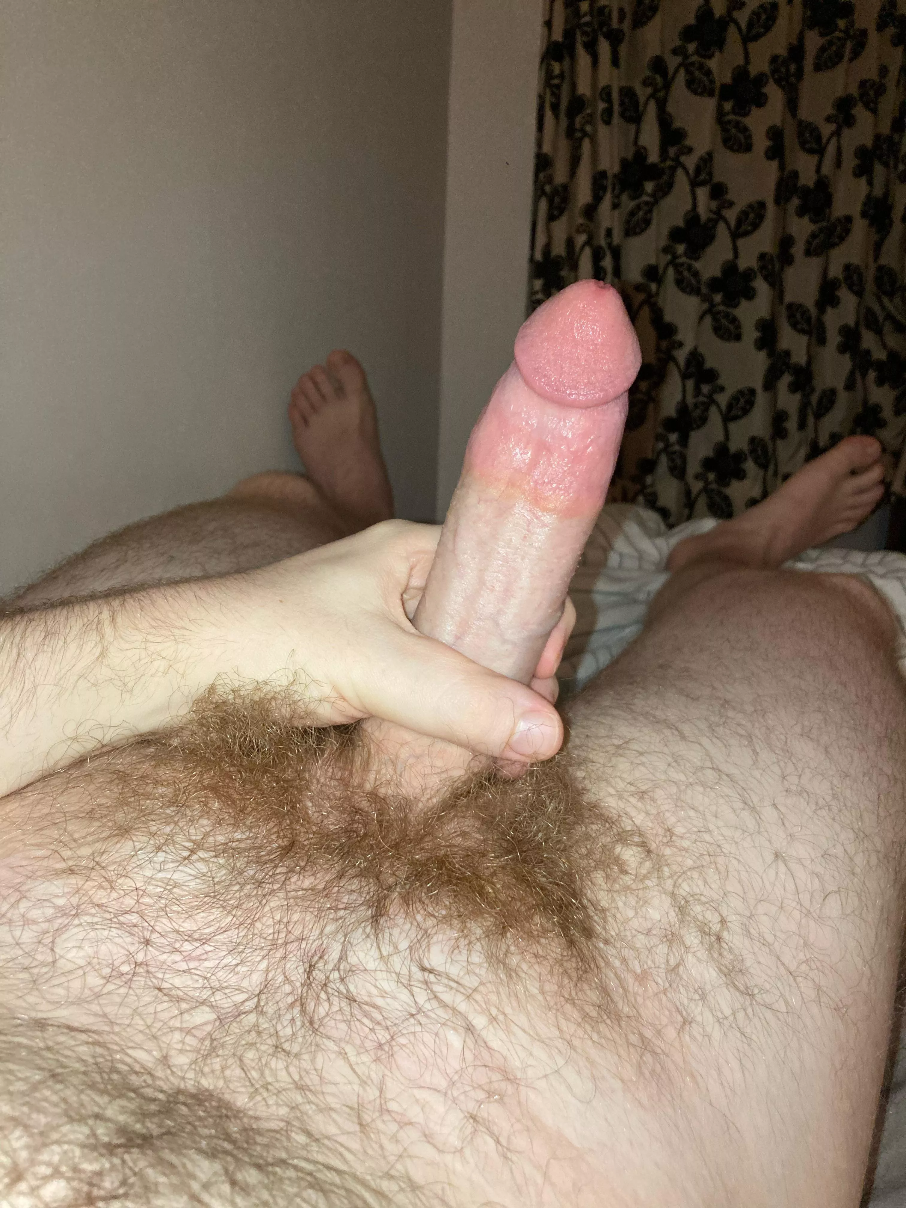 26 looking to trade and chat. Love older and guy’s who show face. Add klw_929