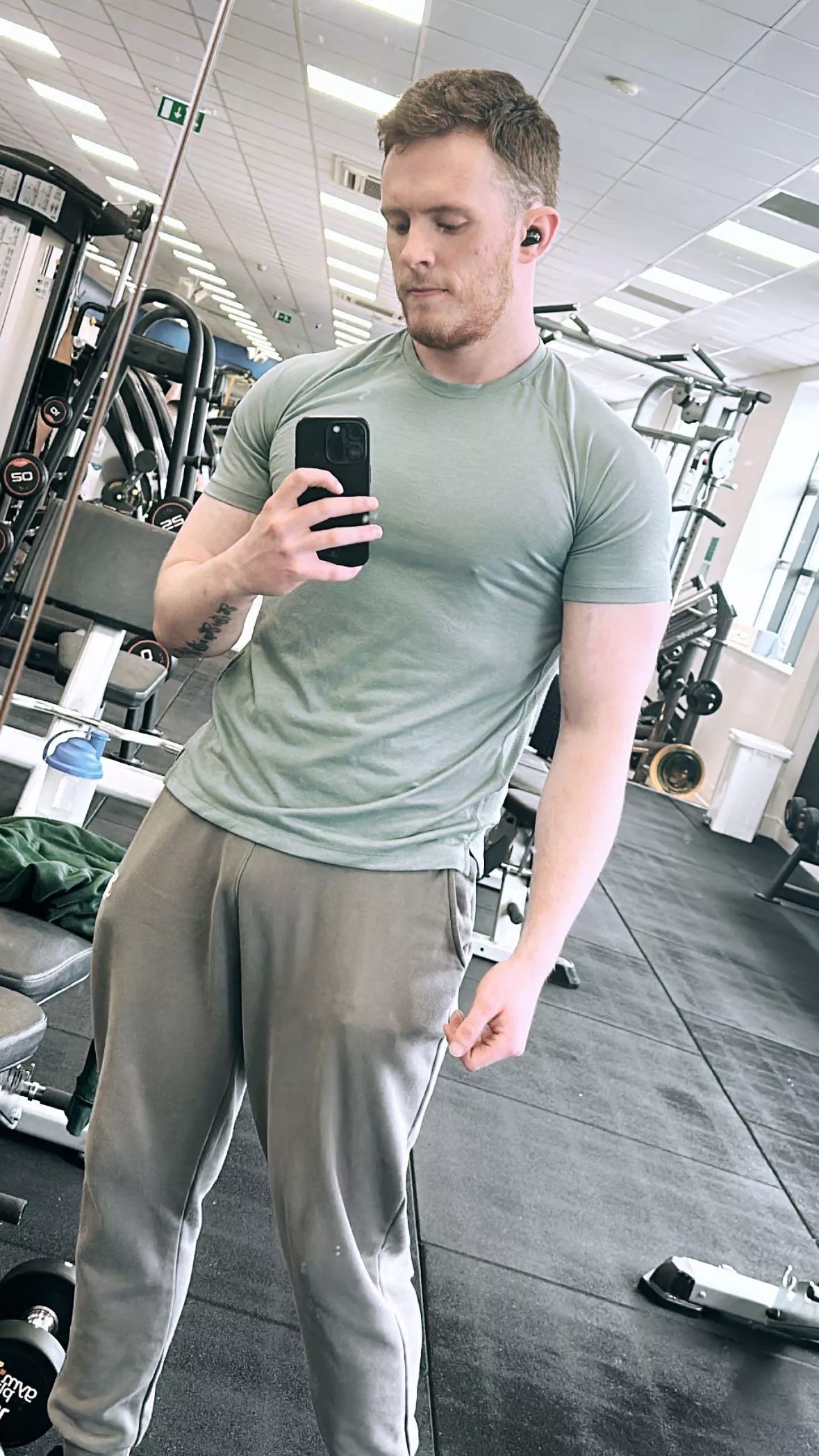 27, M, Ireland, ready to make you cum. Snap with face pic, Davidreilly08