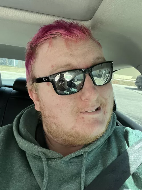 28 M I want to be cute flirty with anyone DM me lets make each other blush a lot 😏🥺