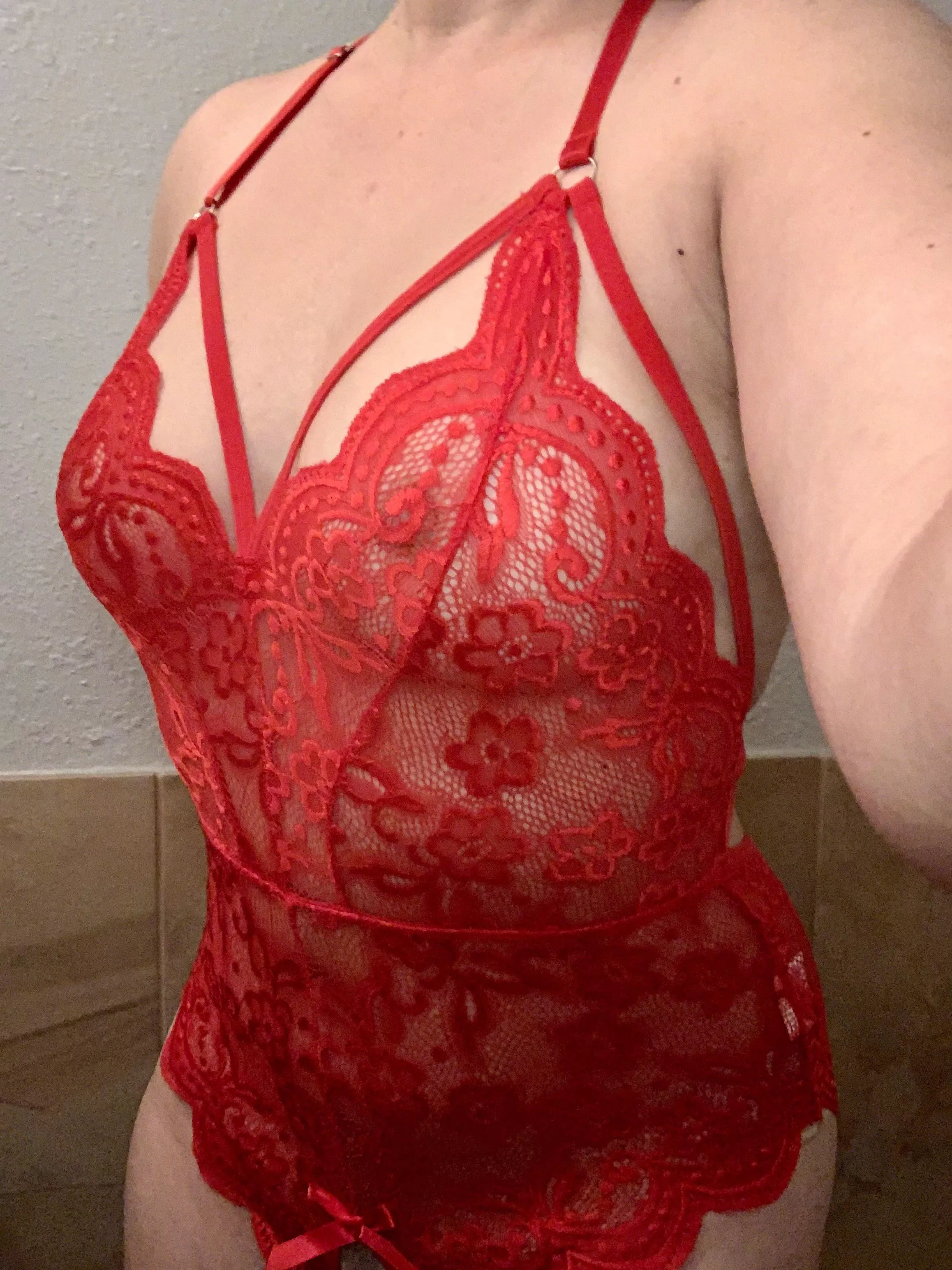 Anyone else horny at work? I’ll need some tributes to masturbate soon!