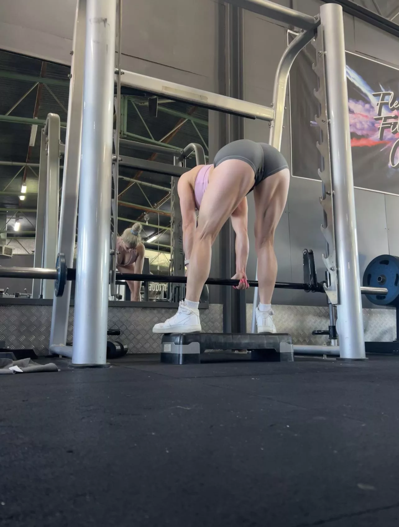 Can you spot me bby? 🫦