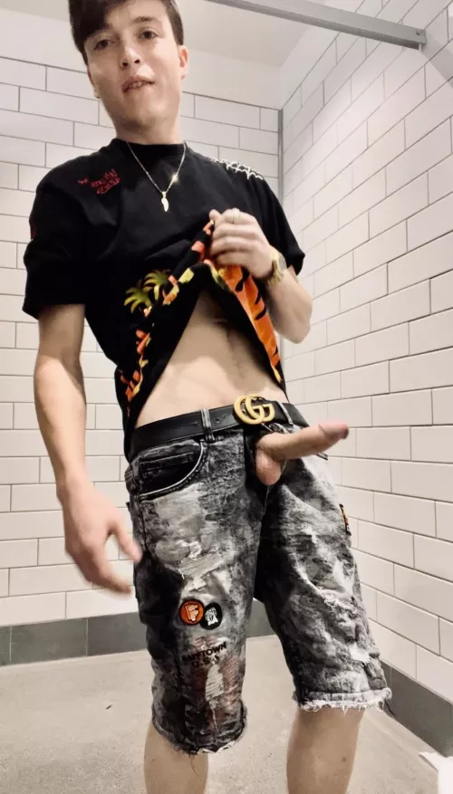 Changing room selfie