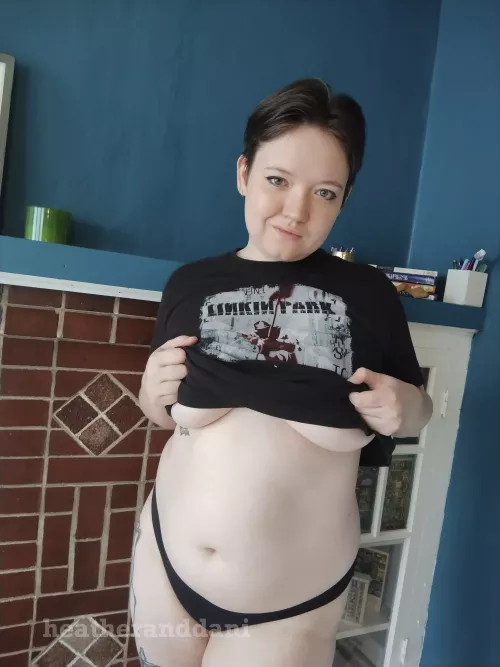 Curious if there are any nu-metal guys around here...