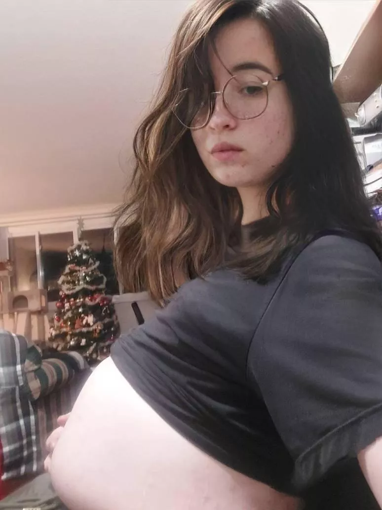 Do you like my big belly?❤️❤️
