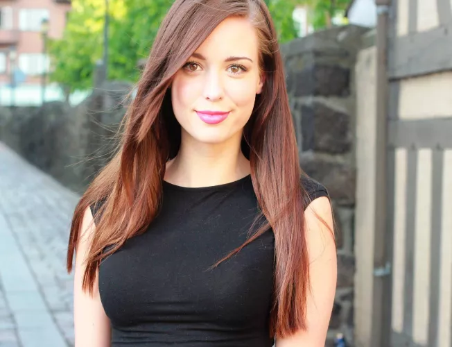 Emma Kathrine, Better known is Good Girl Gina