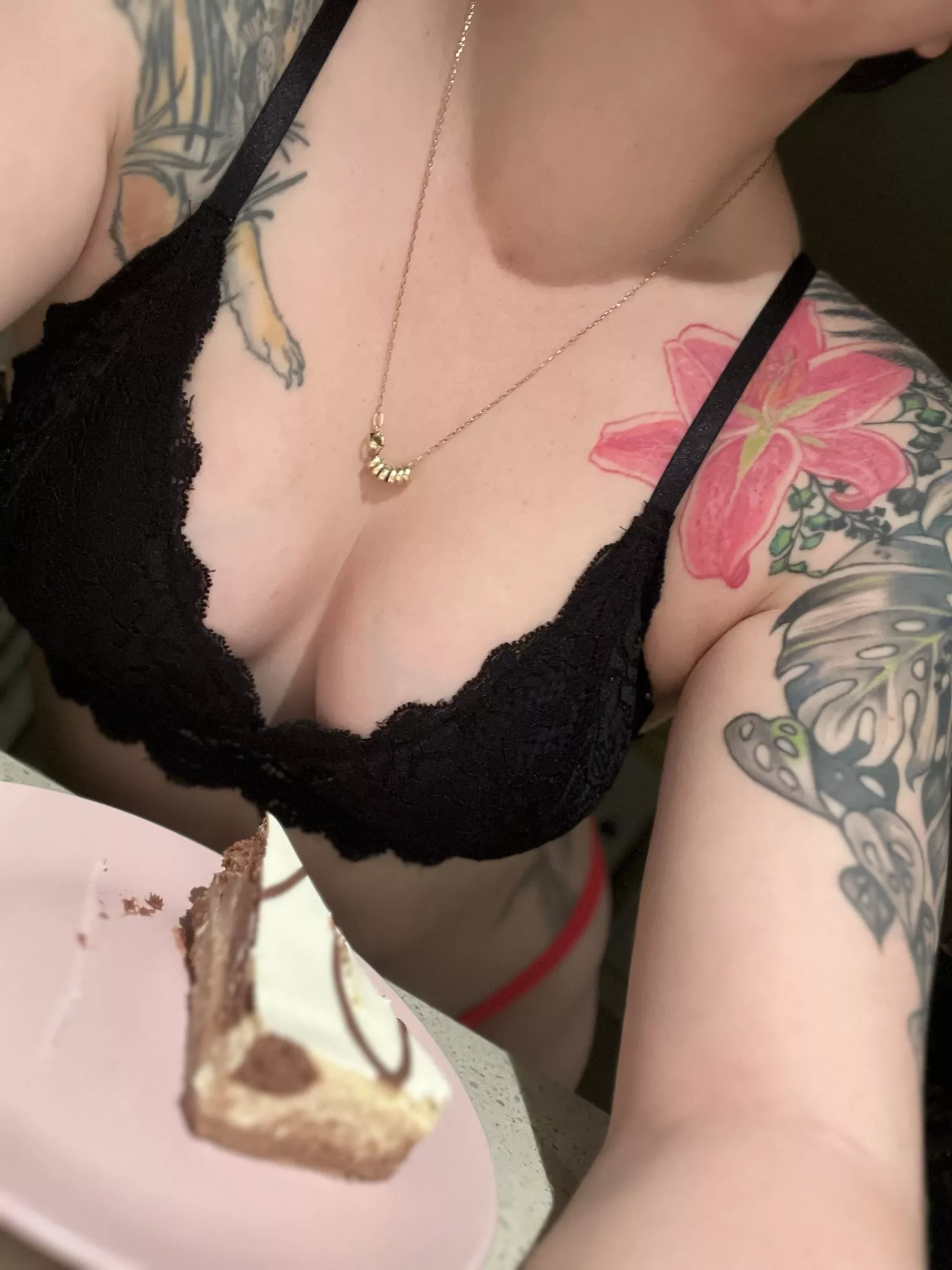 Eyes on the cake please 😆