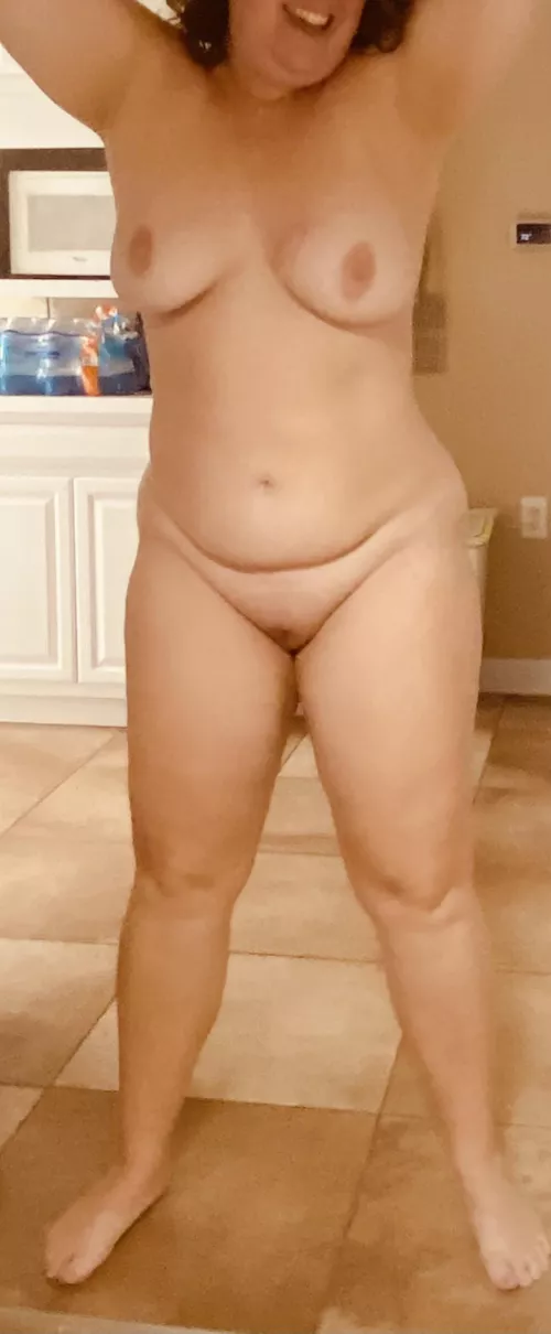 F 46, 212lbs, 5’7”. Working to get where I want to be…