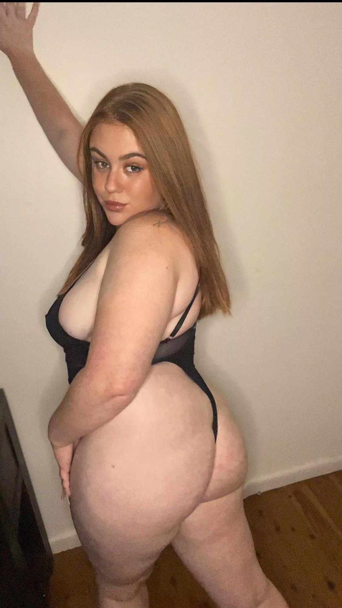 Ginger housewife 💋