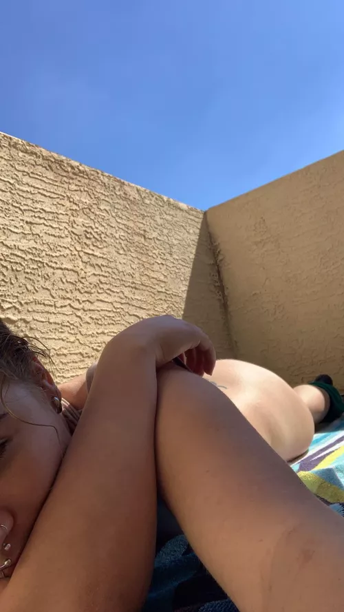 Gotta tan my ass (: F19