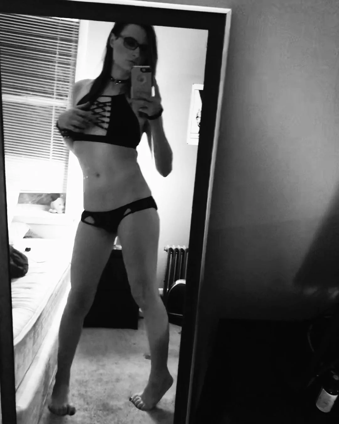 I bet you're staring.... at my collar