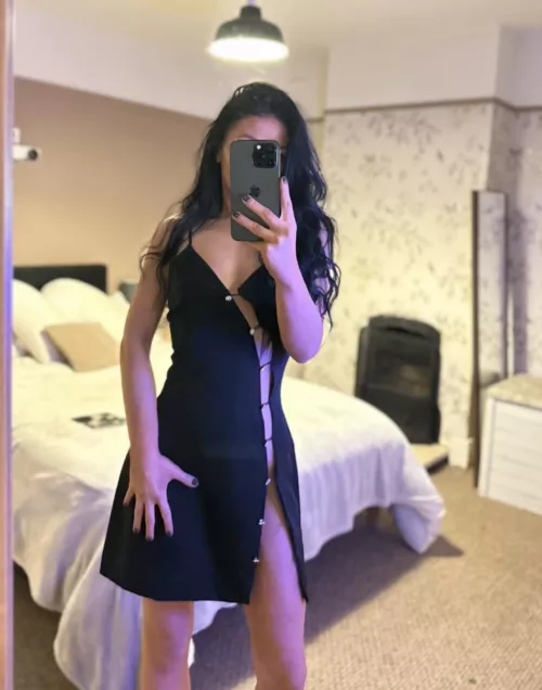 I can’t wear a bra or panties in this dress🤫