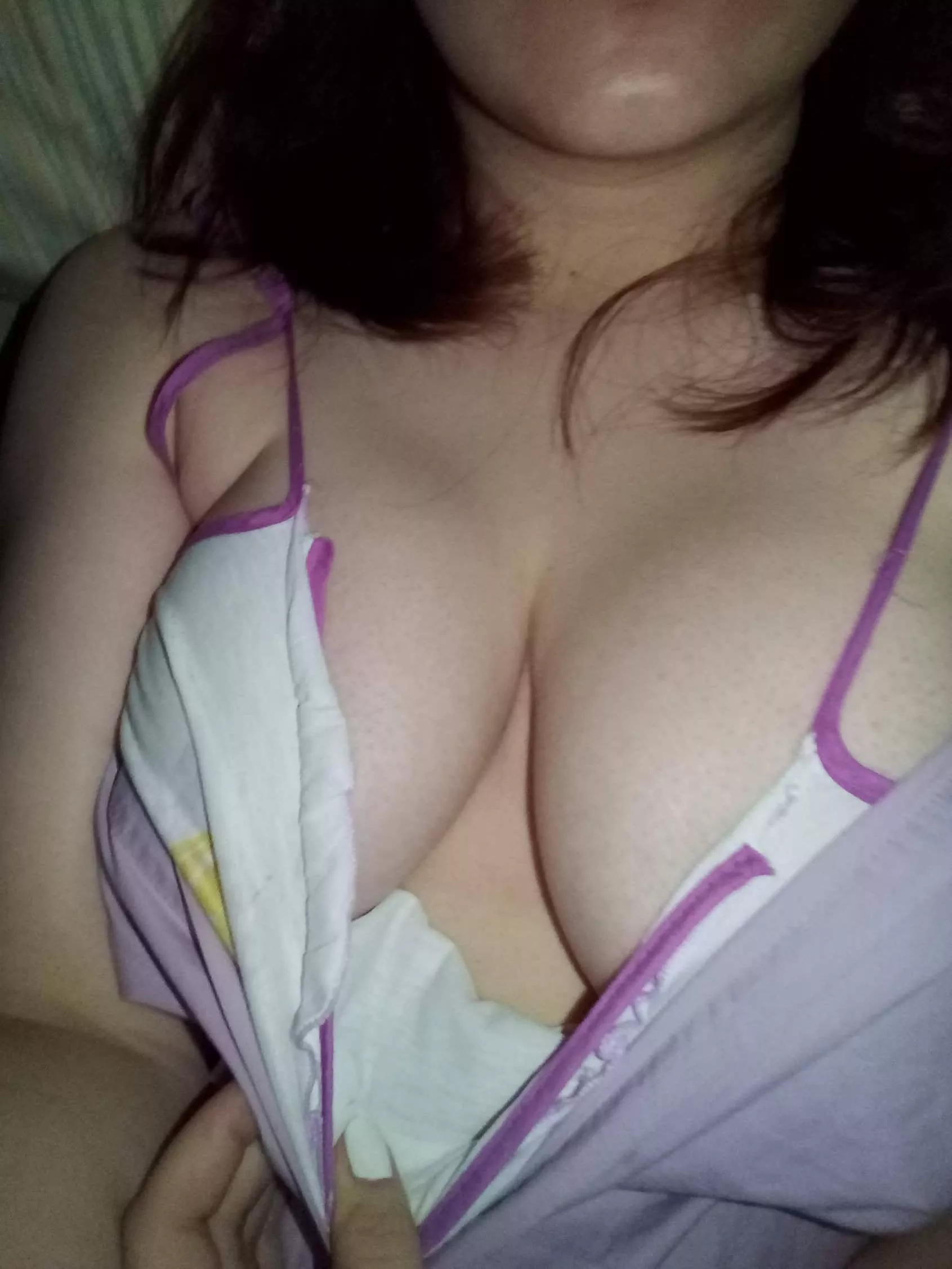 I just wanna say hi to all the cute girls out there 😳