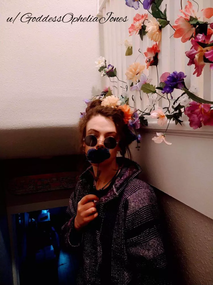 It would be so incredibly easy to Ruin you right now.. 😼✨