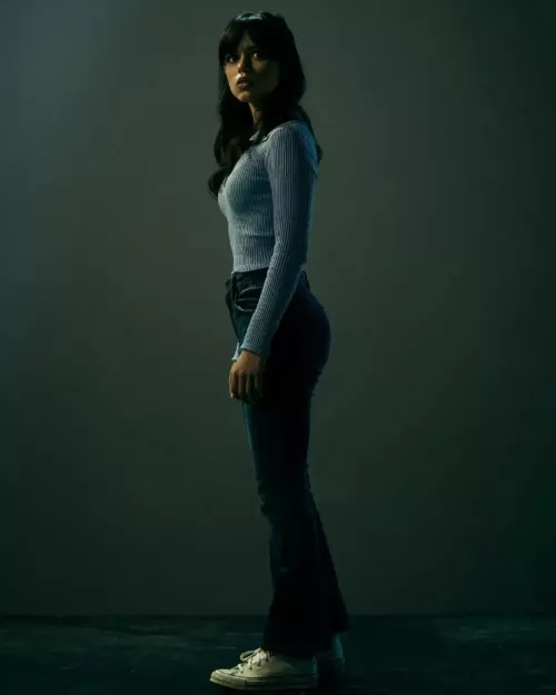 Jenna Ortega side profile