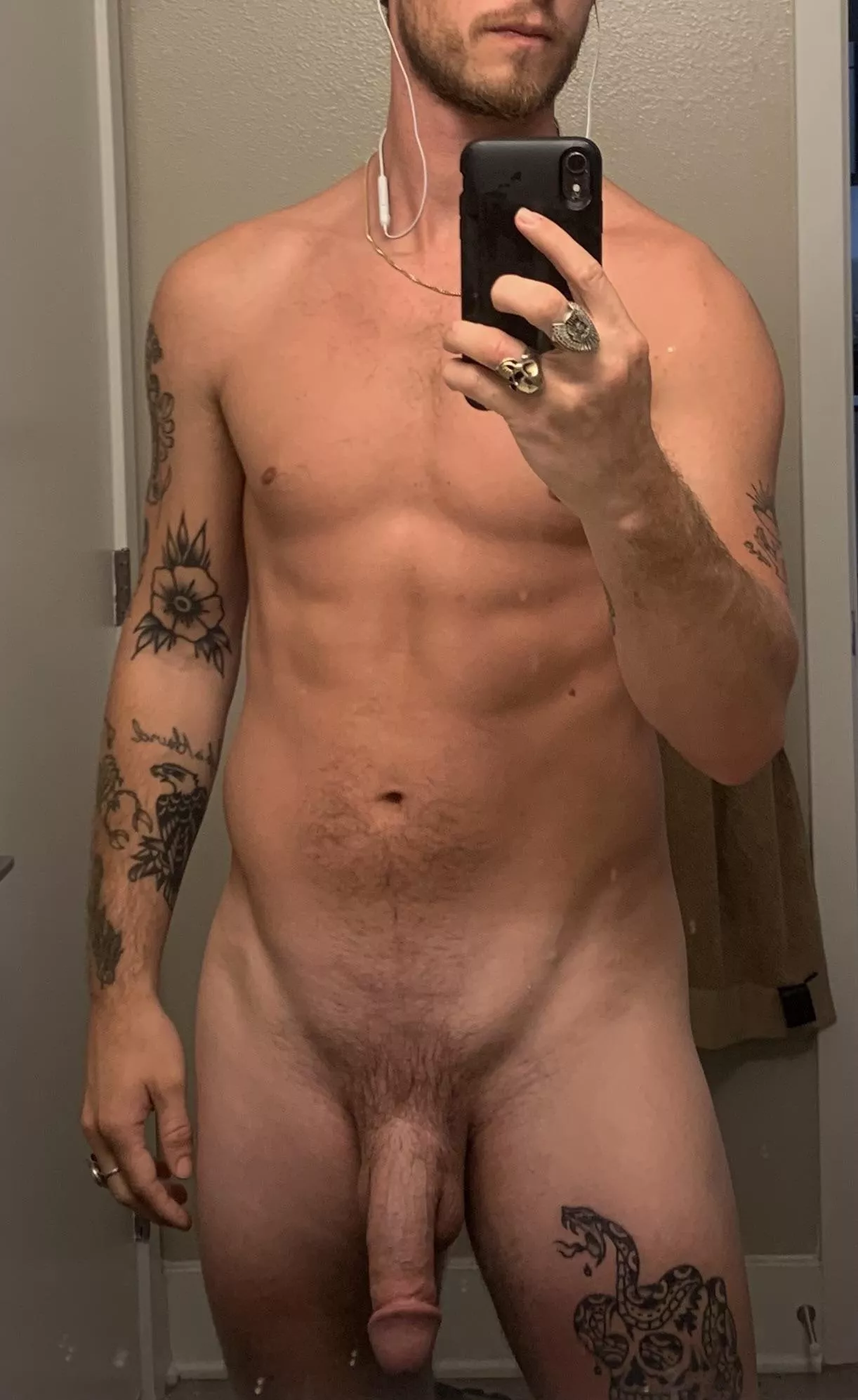 Lady boners make the world go round 😈