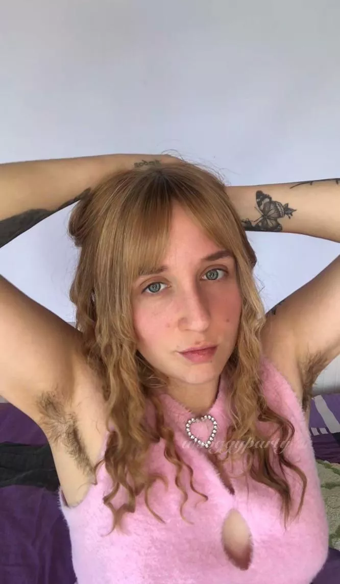 My eyes or my armpits? What caught your attention first?😉