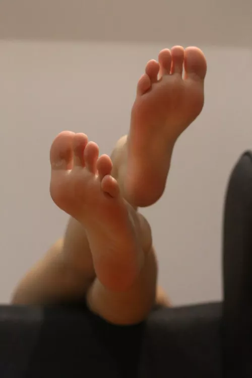 My feet are so tiny, do you like them?