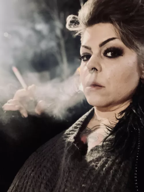 Nose exhales at night💋