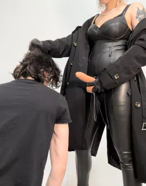 on your knees, bitch [domme]