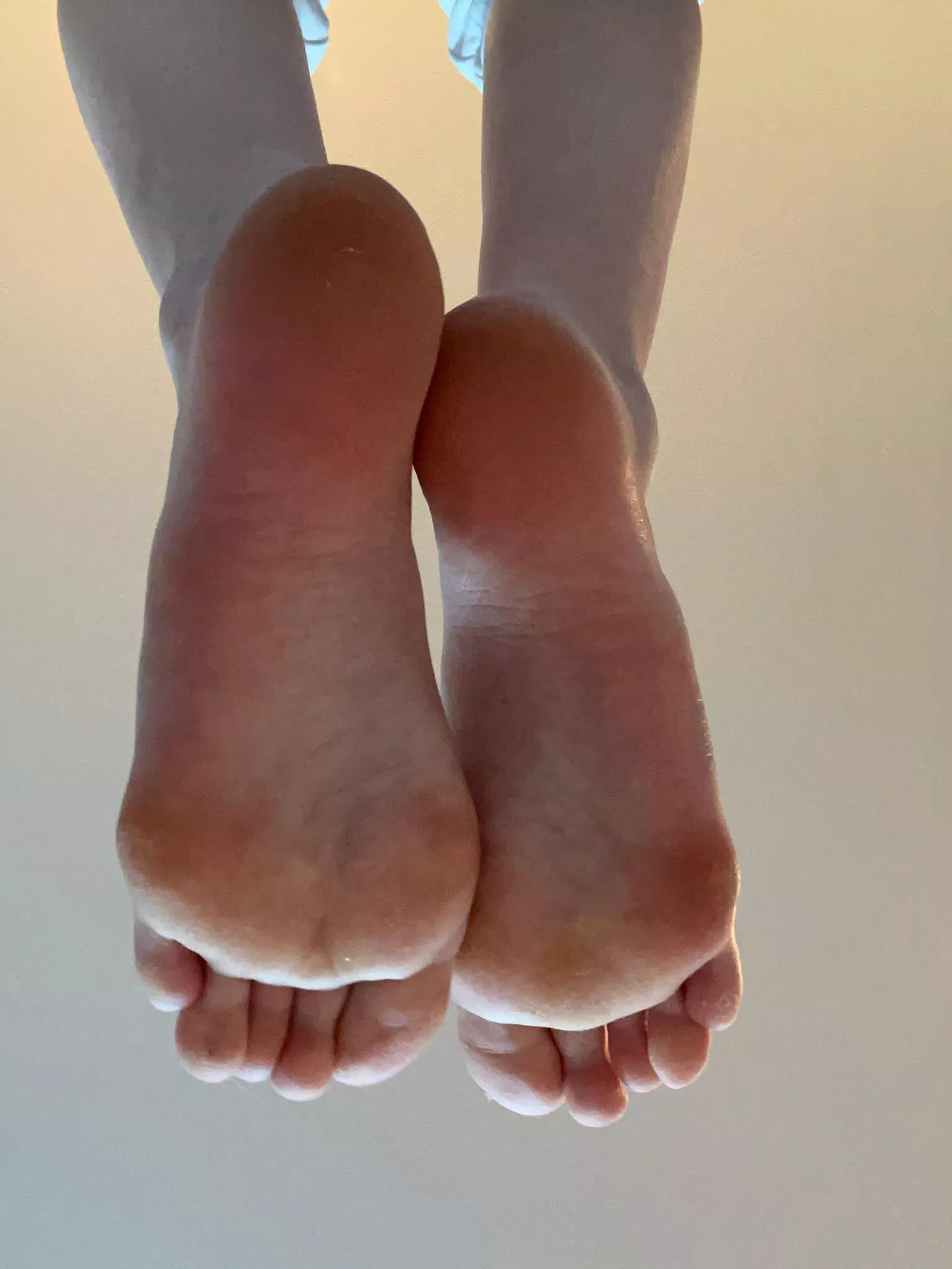 Open wide! I want to see you deepthroat my feet!