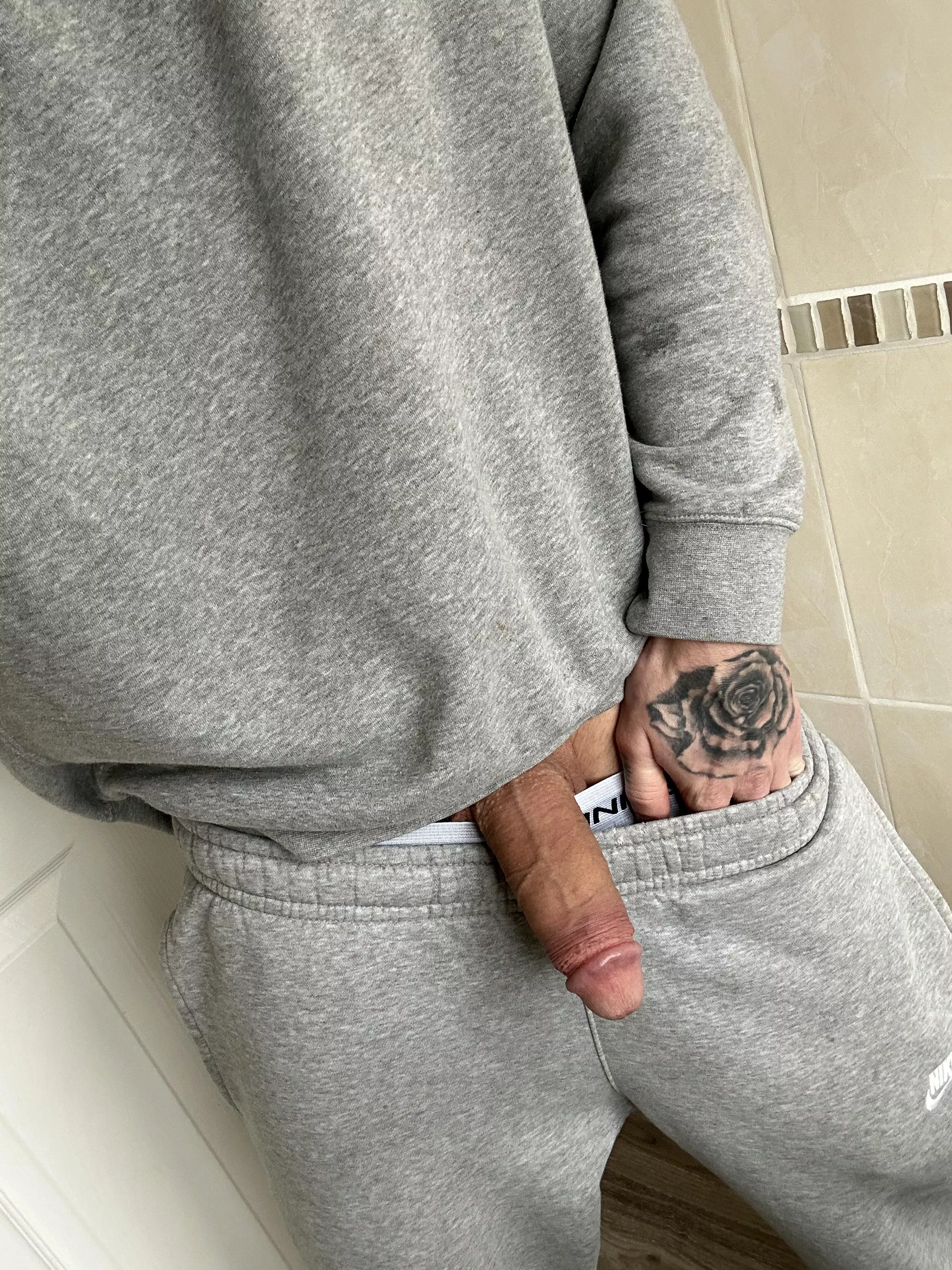 Someone decided to say hello 👅 now suck this bad boy