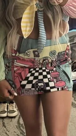 Them little hips on Liv tho