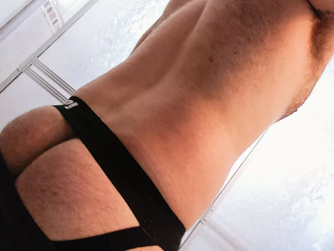 A much needed shower after my workout routine 🥵💦