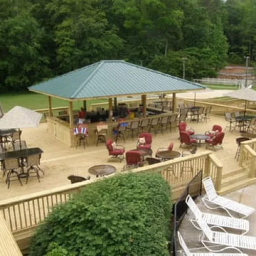 Any couples or singles want to join me at Paradise Valley on the 8th? I'm a member and can get you in for free. DM's open!