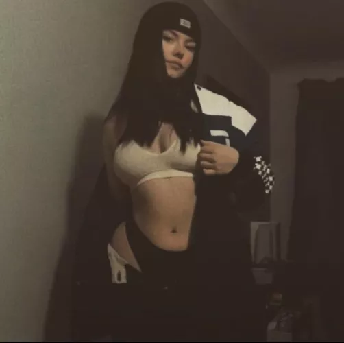 Come on boys don’t be shy show me some sexy little irl chavs I can destroy dms all way’s open