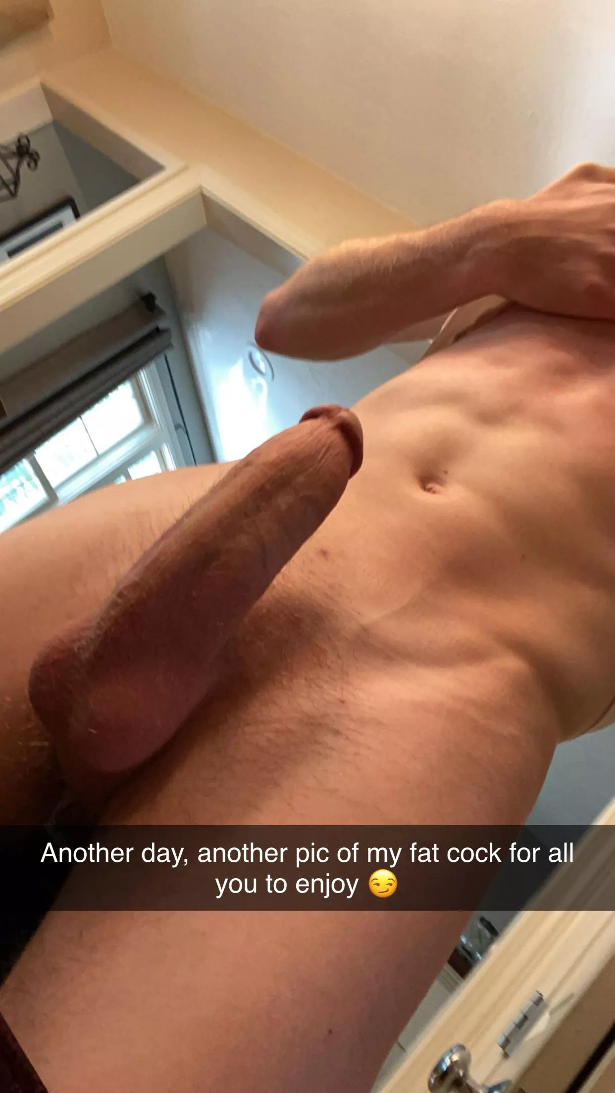 Crazy how it looks even fatter standing up 😩😈