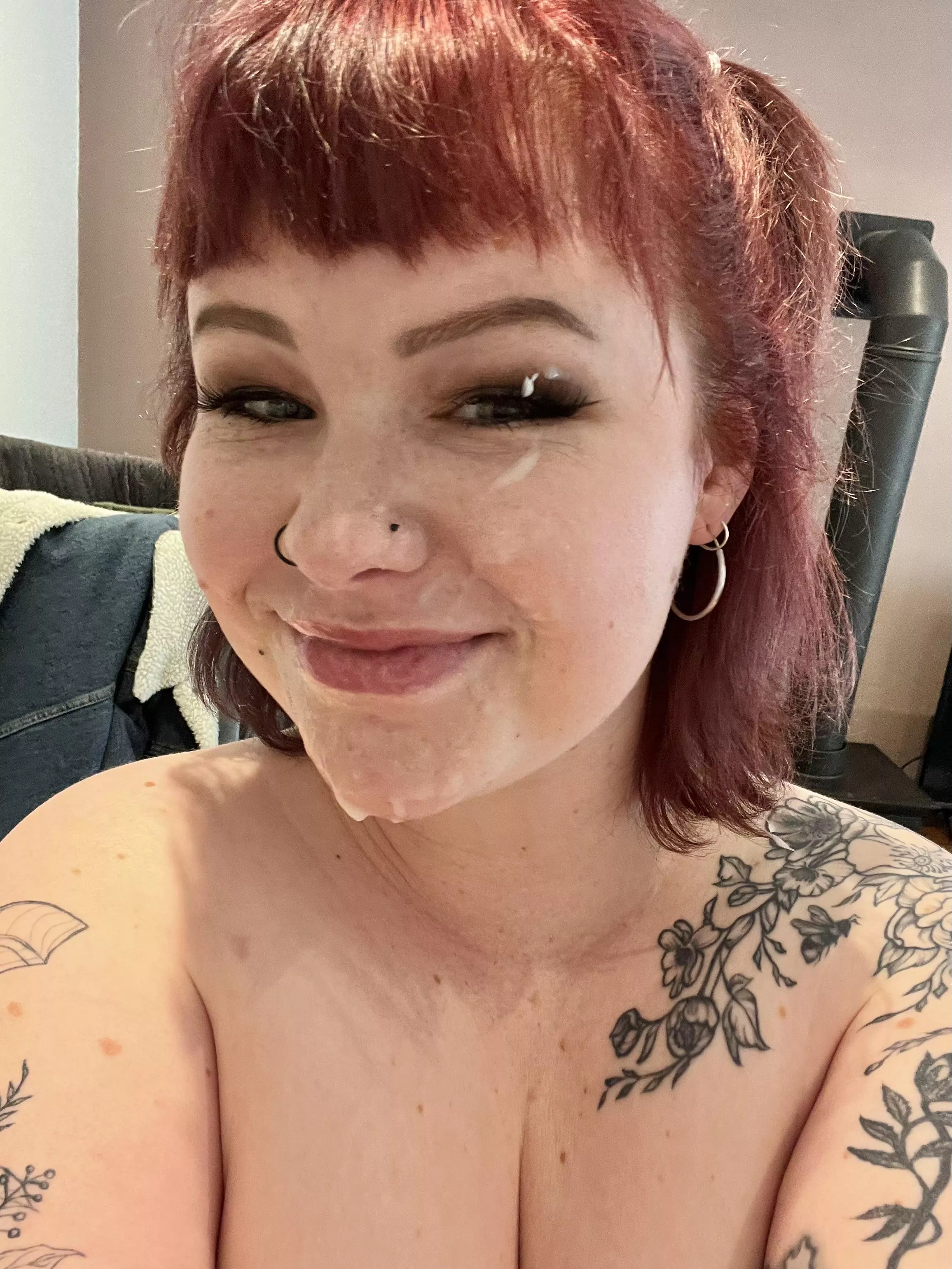 Do I look pretty covered in cum :)