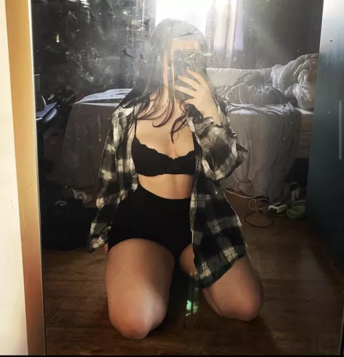 Don’t be shy come let see see your cute irls and have a convo dms open