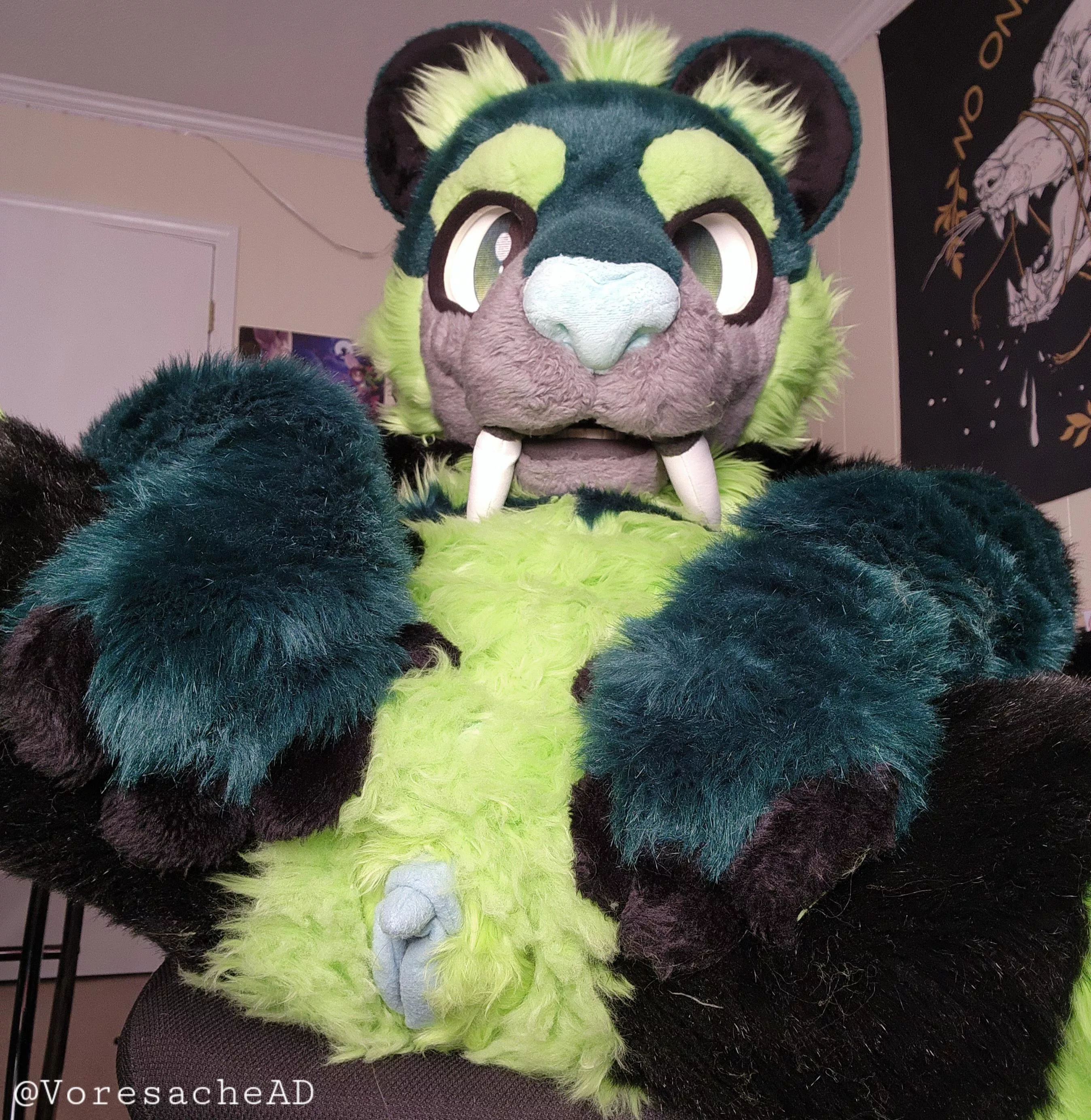 Eat it sloppy bitch, gonna fuck your face until you black out (he/him)