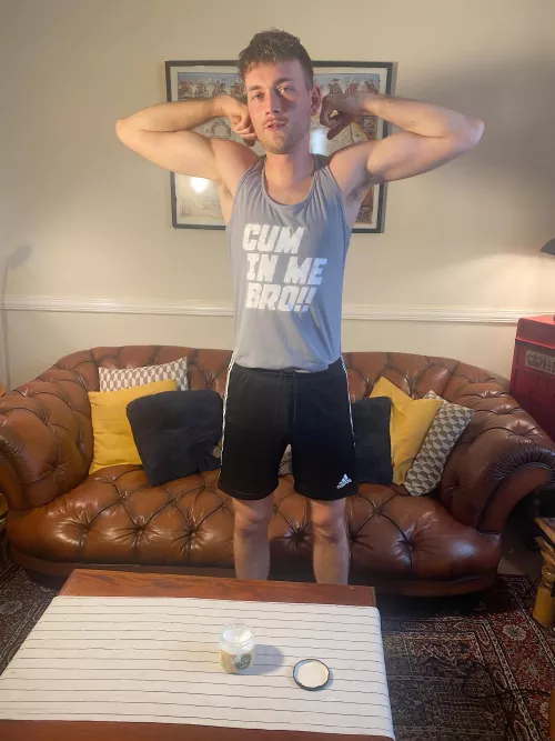 Flexin in my favourite vest 😂