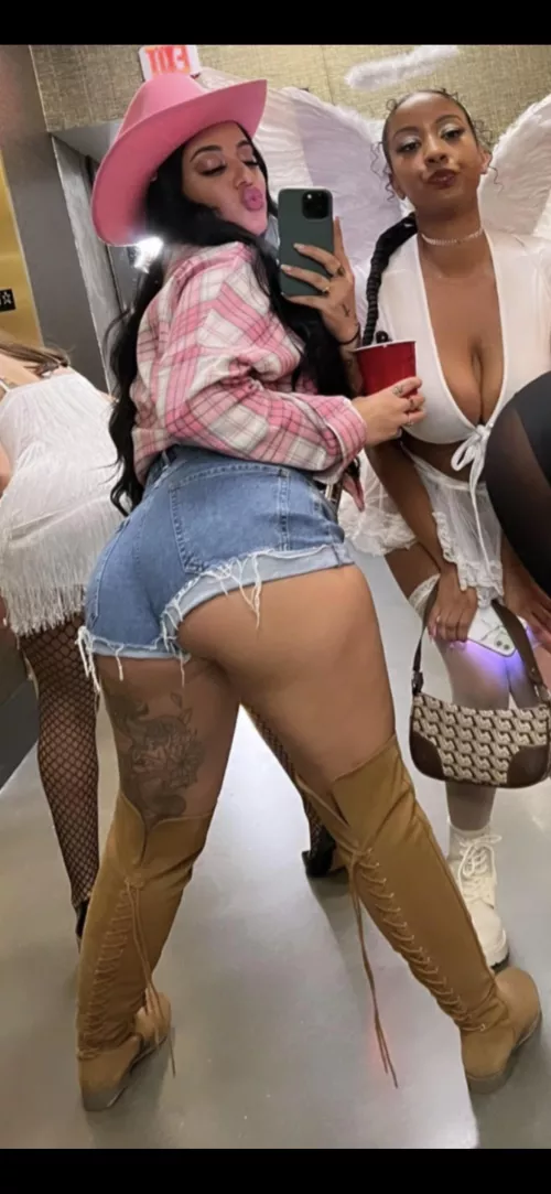 Hot Halloween fuck with the naughty big Booty cowgirl!