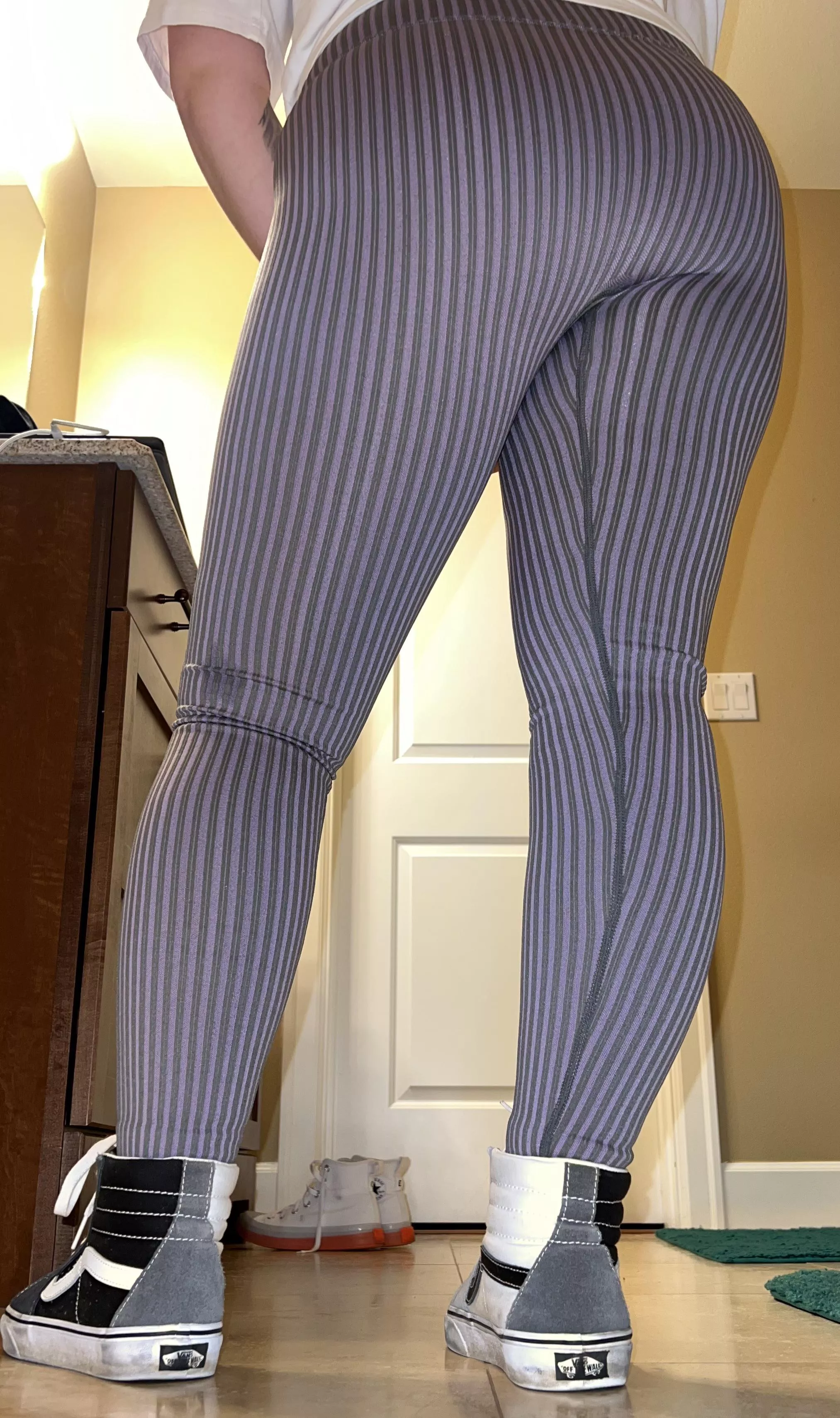 I feel like these leggings don’t make my booty pop enough :(