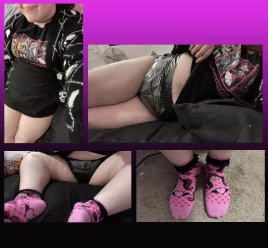 I feel so nostalgic in monster high!