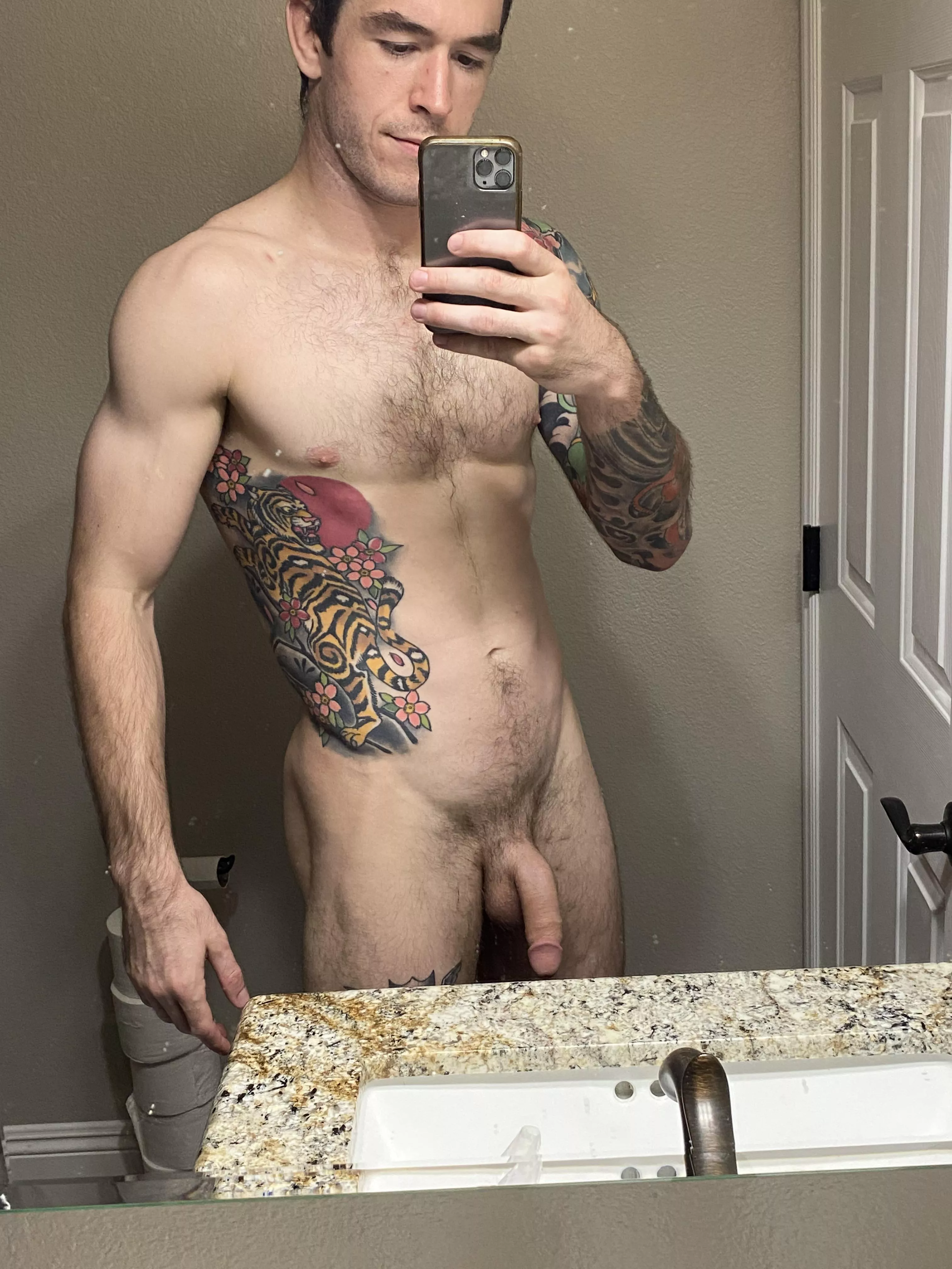 I want to jerk it so bad right now