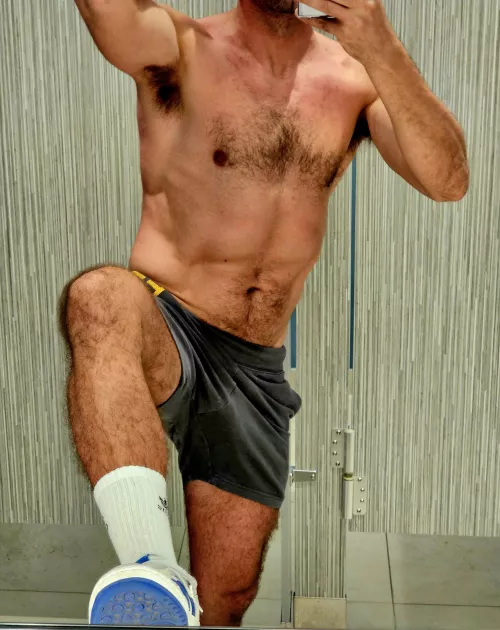 I wish I have more body hair