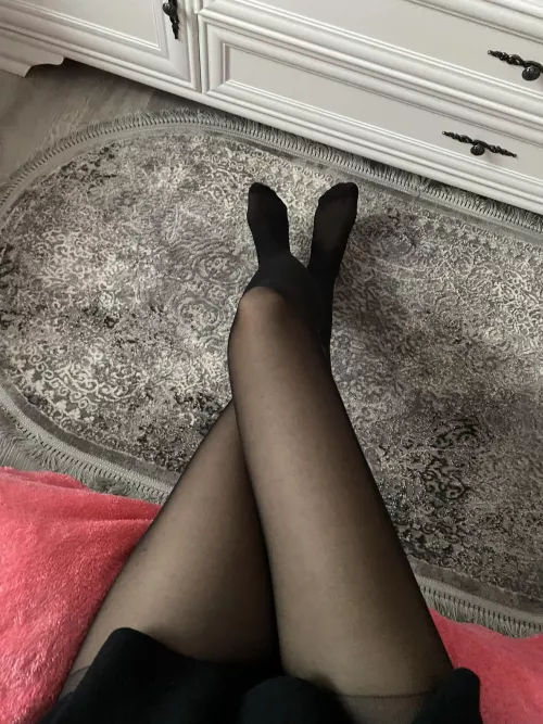I’m a fan black tights
