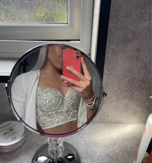 Little flat chest! I get a bit secure posting on here, but would you talk to me on a night out?