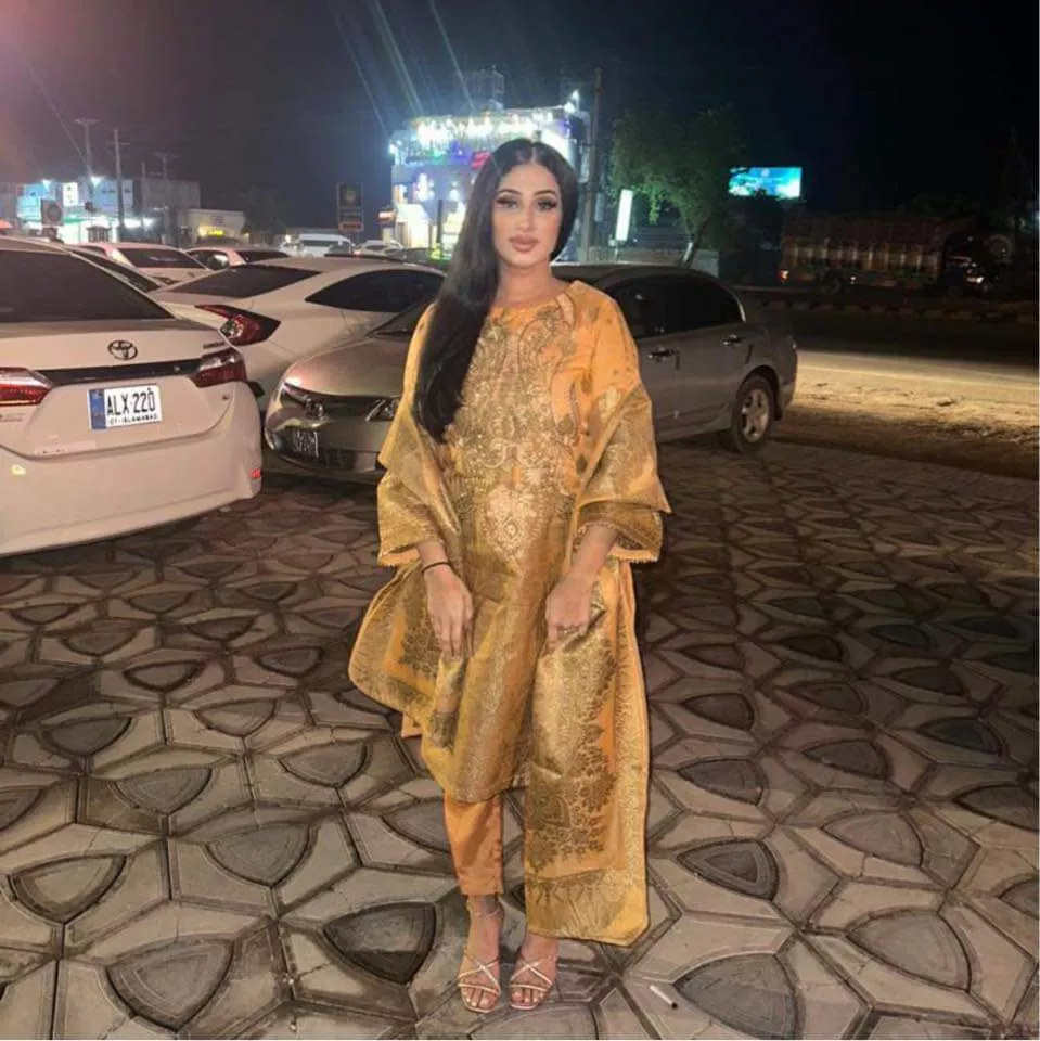 Mahreen for huge white dong