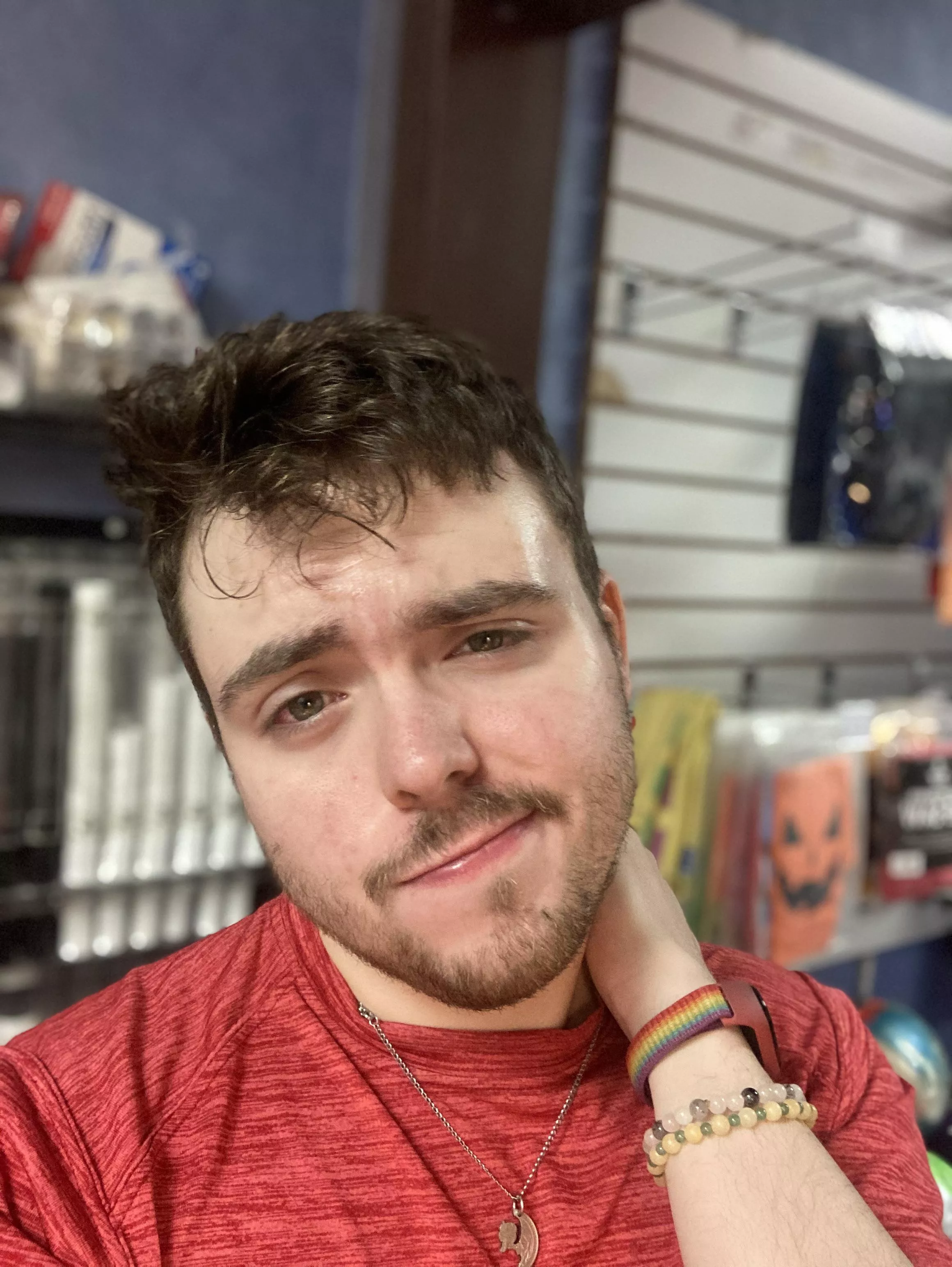 My bored at work and ready to go home selfie 😅