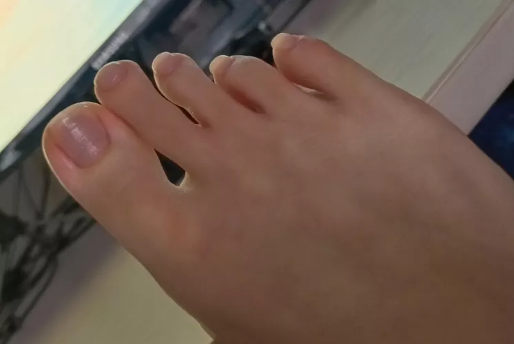 So far, I will give you only one leg, and 5 fingers!😏♥️