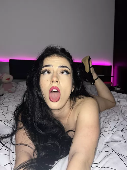 Turning that arrow orange you are applying for pegging [domme]