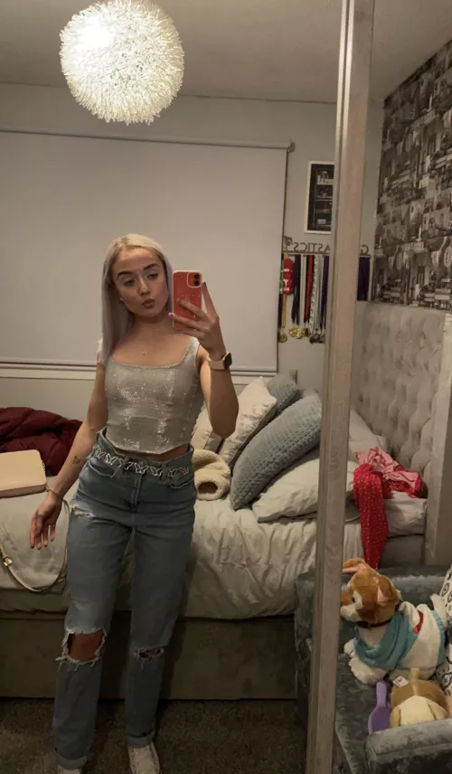 Who wants to take a little blond like me on a night out xx