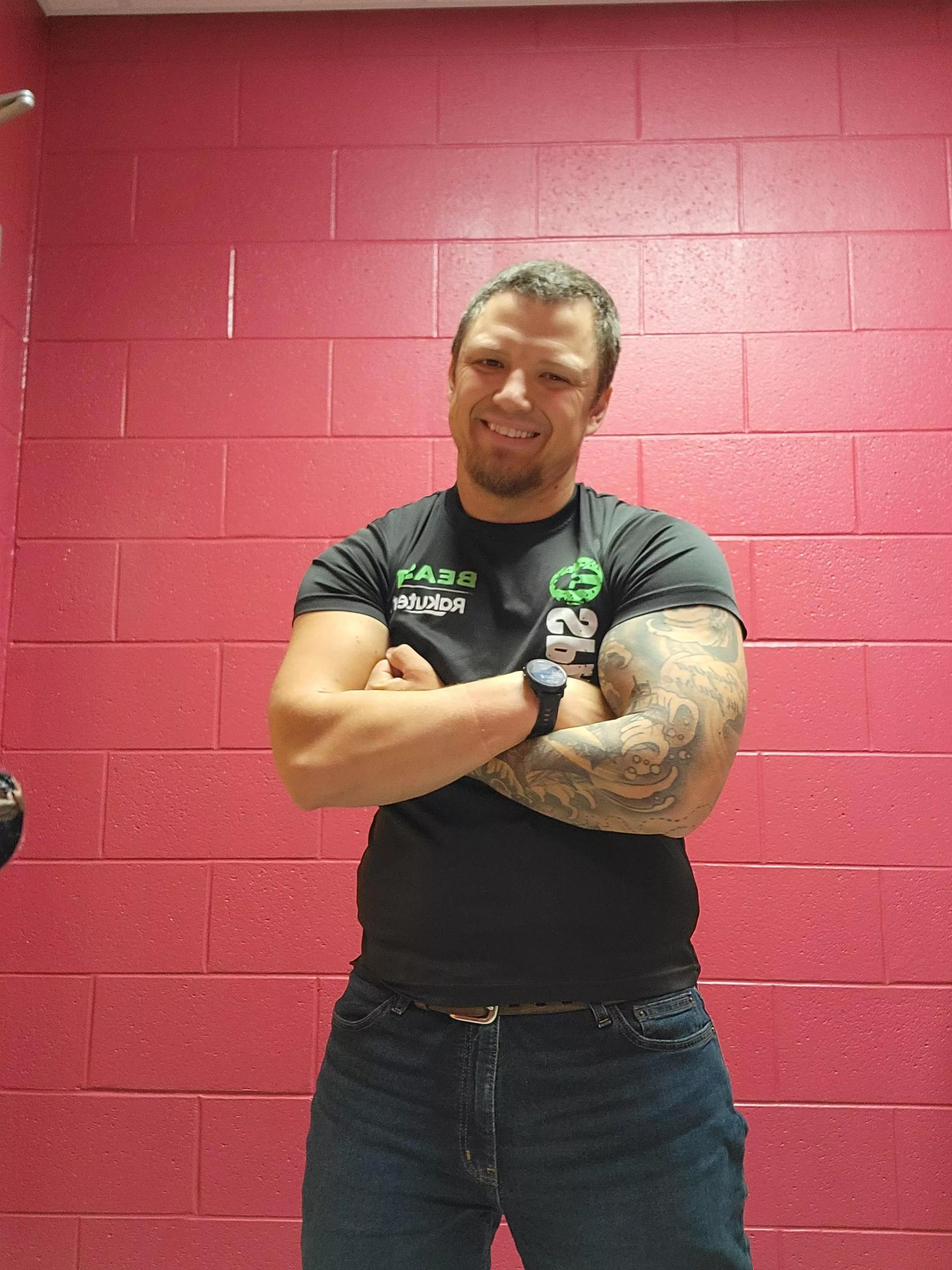 Working on the other arm sleeve now