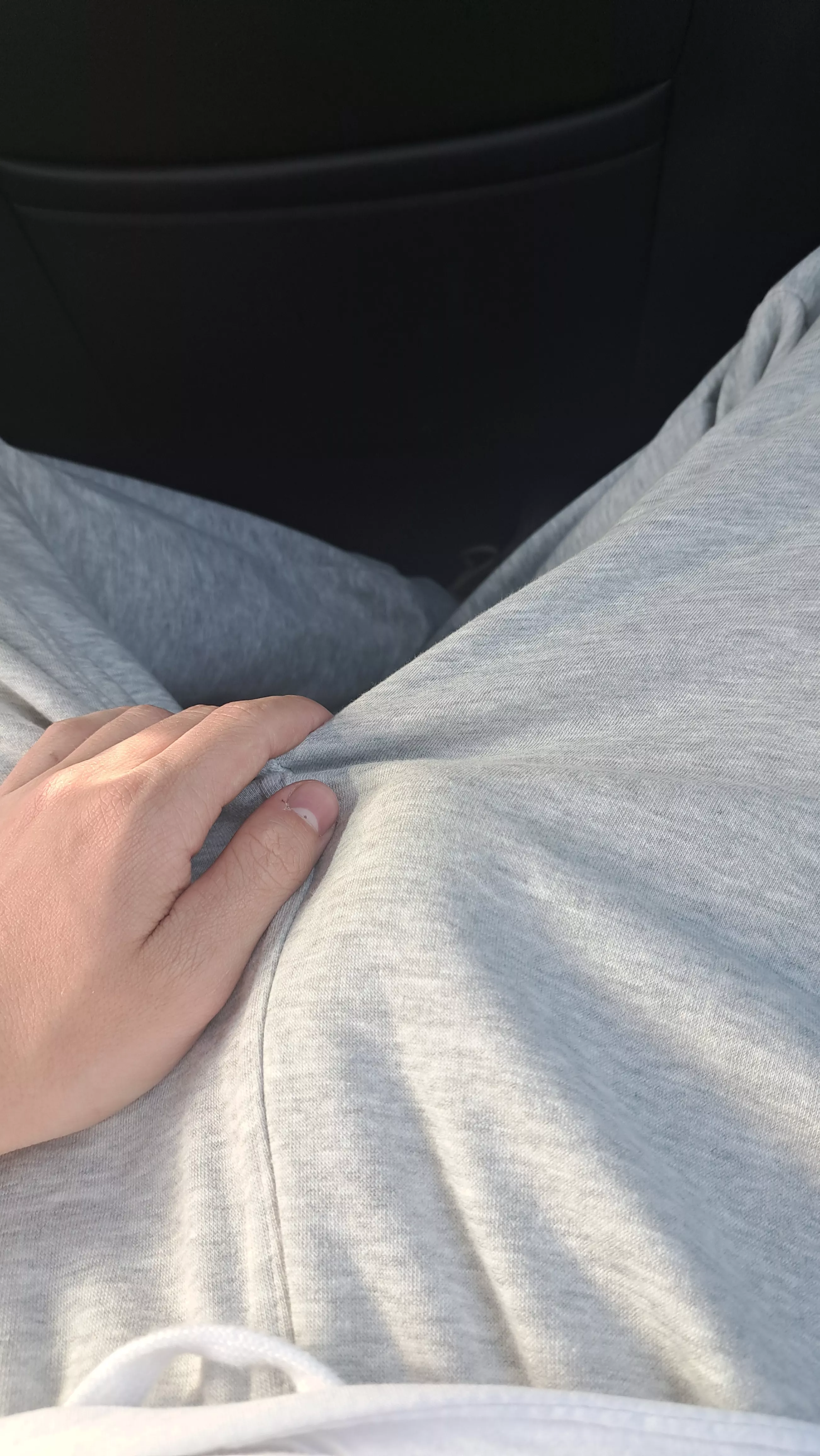 18m looking for anyone who wants to keep me company while travelling snap: aleks0538